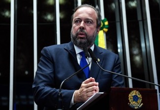 MME pede reavaliação de Prates sobre suspensão de desinvestimentos da Petrobras