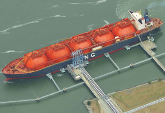 QatarEnergy firma parceria com a Shell para projeto de GNL