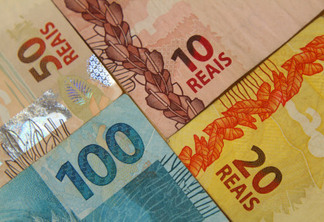 Cédulas de dinheiro. Foto: Marcos Santos/USP Imagens