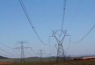 Aneel avalia alterar contrato de lote de transmissão da State Grid recém-leiloado