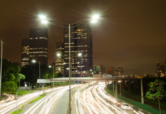Santos abre licitação para projetos de iluminação pública e UFV