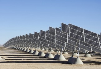 Energia solar e baterias respondem por 60% da expansão planejada nos Estados Unidos nos próximos dois anos