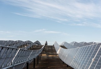 Solar deve representar 60% da nova capacidade instalada global, aponta IEA