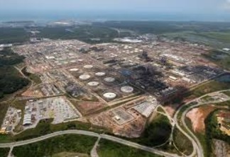Petrobras inicia parada para manutenção da RNEST