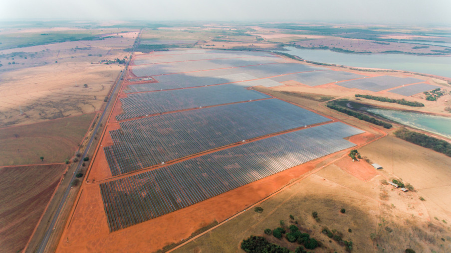 Equinor confirma investimento em planta solar e acelera crescimento em renováveis