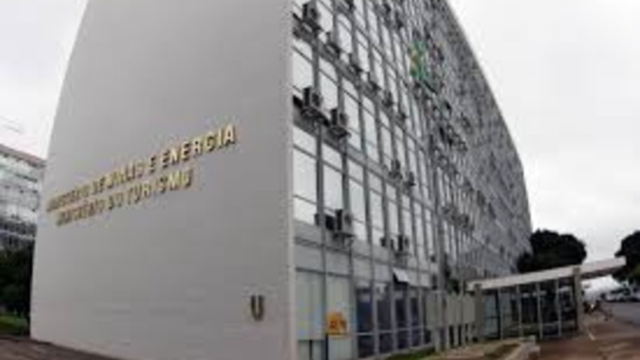 Associações do setor elétrico dão boas vindas e destacam desafios que Silveira enfrentará no MME