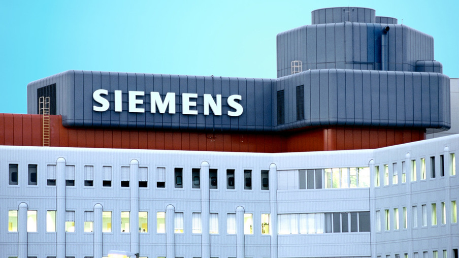 referencenumber: sosep200411-05 Siemens AG 21.01.2004 | Siemens  das bedeutet Innovation, Kundenorientierung und globale Wettbewerbsfähigkeit. Und es bedeutet ein breit gefächertes Geschäftsportfolio, das das Unternehmen gerade in schwierigen Zeiten robust macht und aus dem es durch konsequente Nutzung von Synergien eine einzigartige Angebotsstärke gewinnt. Siemens AG January 21, 2004 | Siemens stands for innovation, customer […]