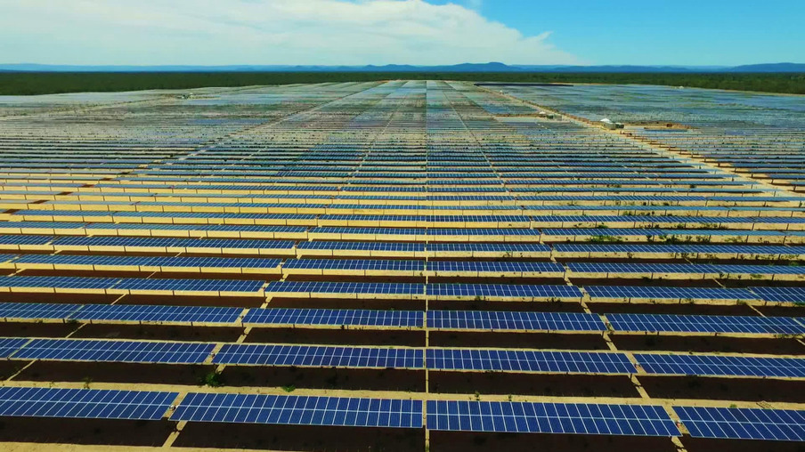 Geração solar centralizada alcança 10 GW em operação no Brasil