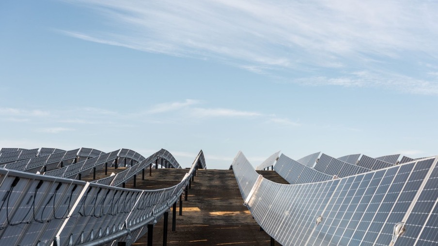 Solar deve representar 60% da nova capacidade instalada global, aponta IEA