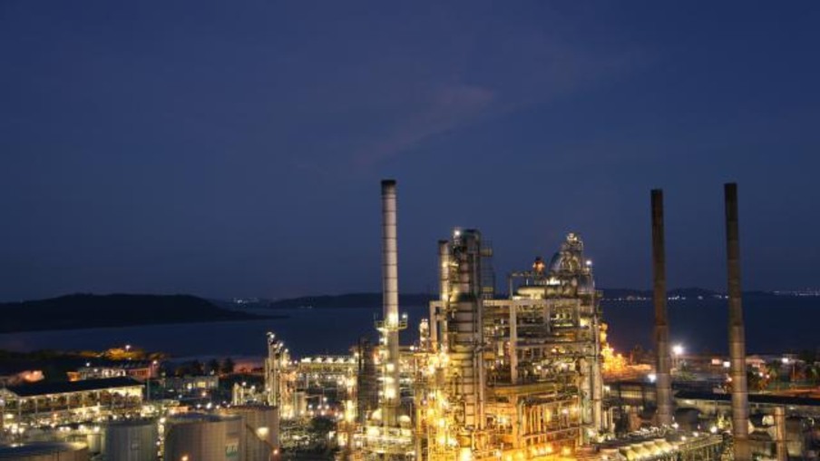 Cade recebe pedido da Petrobras para revisar venda de ativos de refino e gás
