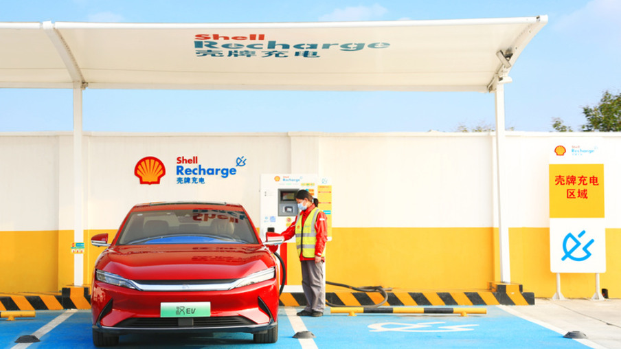 BYD e Shell assinam acordo para estações de recarga de veículos elétricos