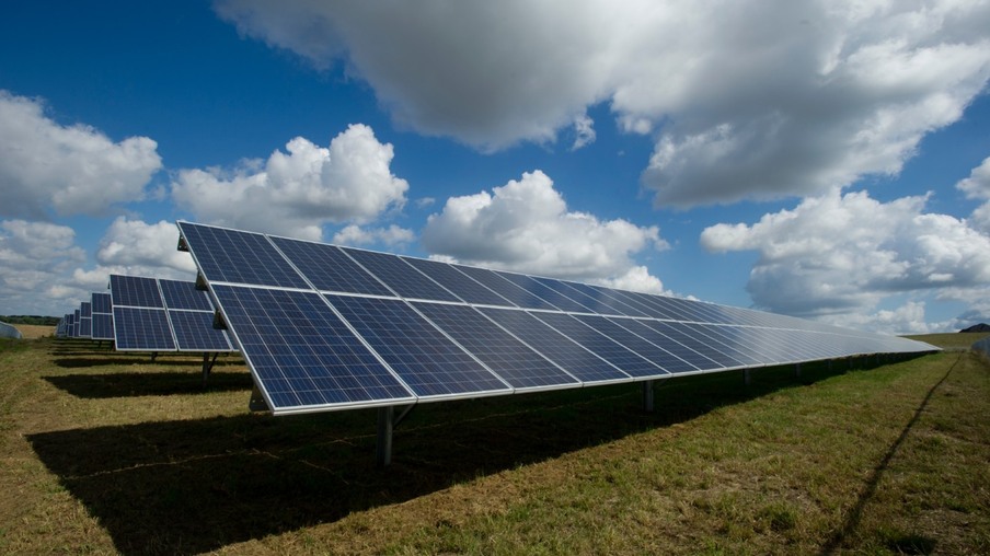 Cemig adquire três usinas solares em Minas Gerais, por R$ 100 milhões