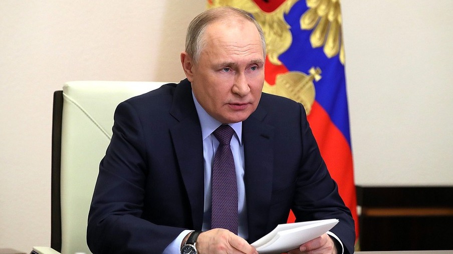Ruptura na logística de exportação é problema urgente para o setor de óleo e gás russo, diz Putin