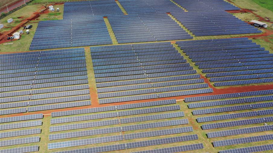 Usina de energia solar da Copel – operação da unidade geradora da Usina Solar Fotovoltaica Bandeirantes, construída no Norte do Paraná – energia fotovoltaica.